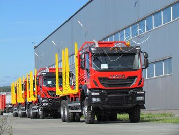 IVECO TRAKKER сортиментовоз 6х6