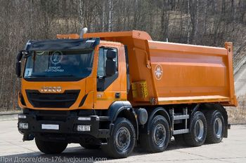 IVECO TRAKKER самосвал 6х4, 2014 г.в.