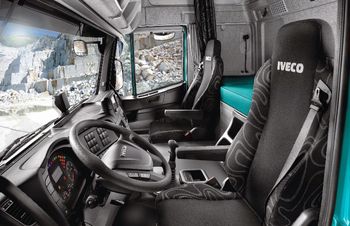 IVECO TRAKKER самосвал 6х4, 2014 г.в.