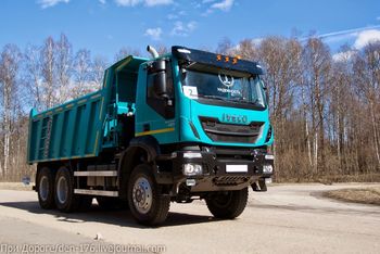 IVECO TRAKKER самосвал 6х4, 2014 г.в.