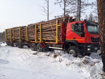 IVECO TRAKKER сортиментовоз 6х6